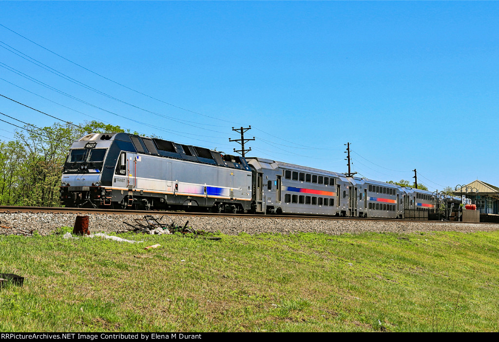 NJT 4527 on train 5132